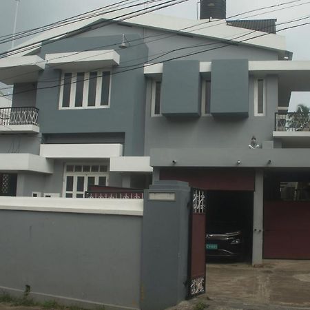 Hotel Bed And Bath For 1-8 People Thiruvananthapuram Exterior foto