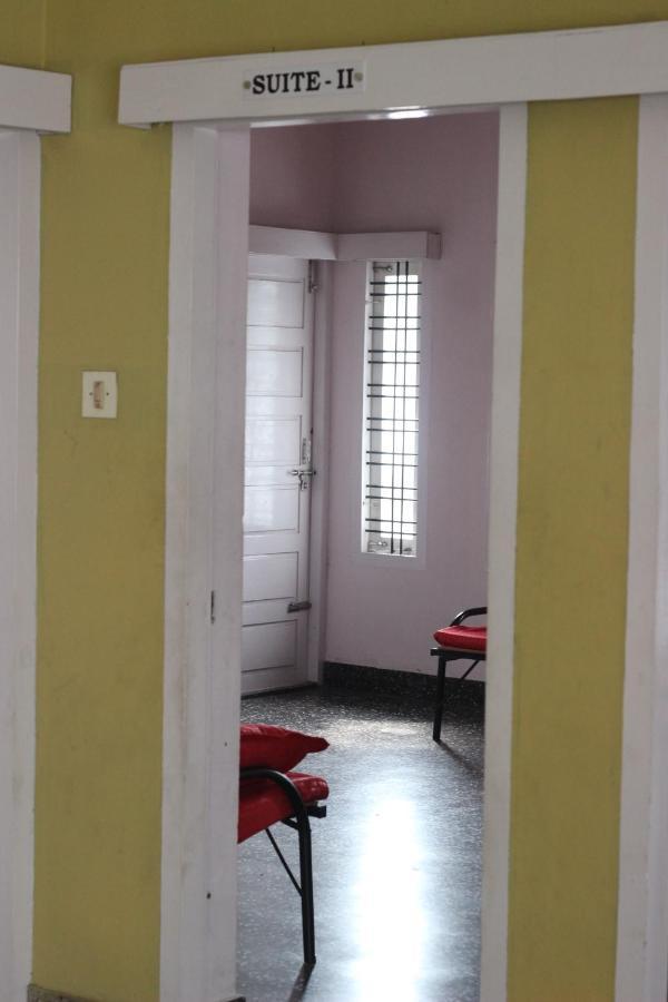 Hotel Bed And Bath For 1-8 People Thiruvananthapuram Exterior foto