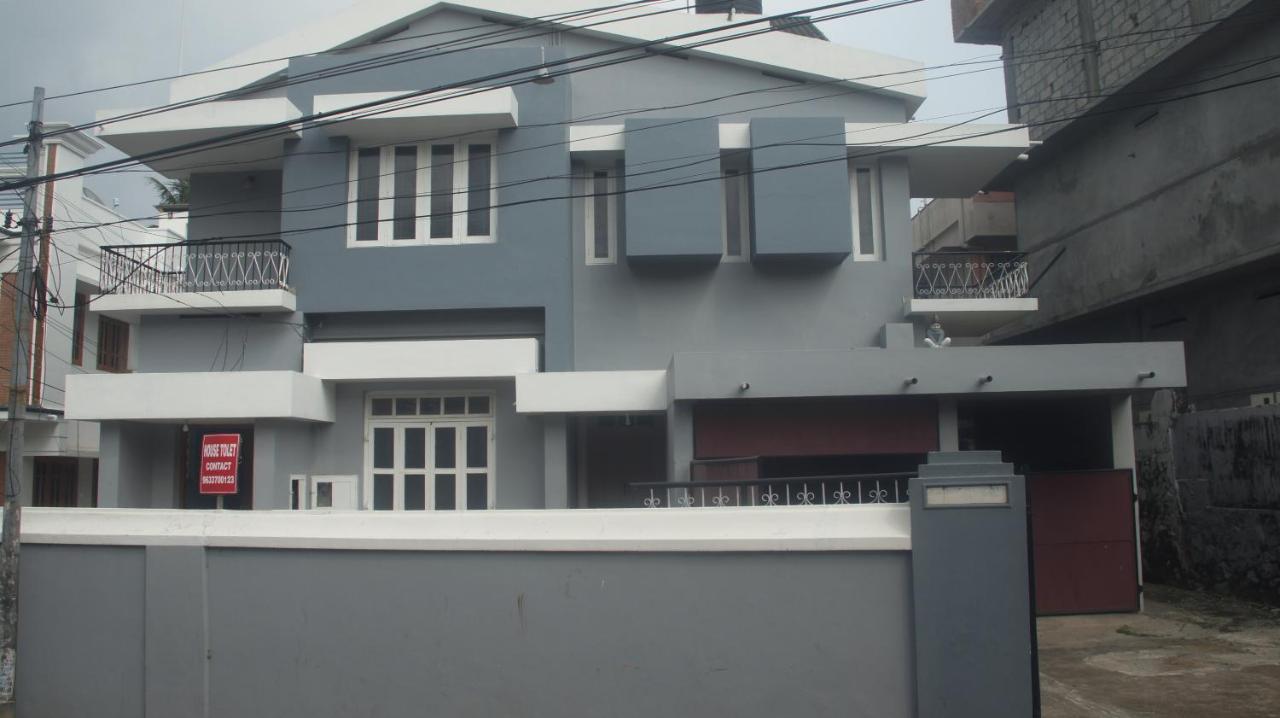 Hotel Bed And Bath For 1-8 People Thiruvananthapuram Exterior foto
