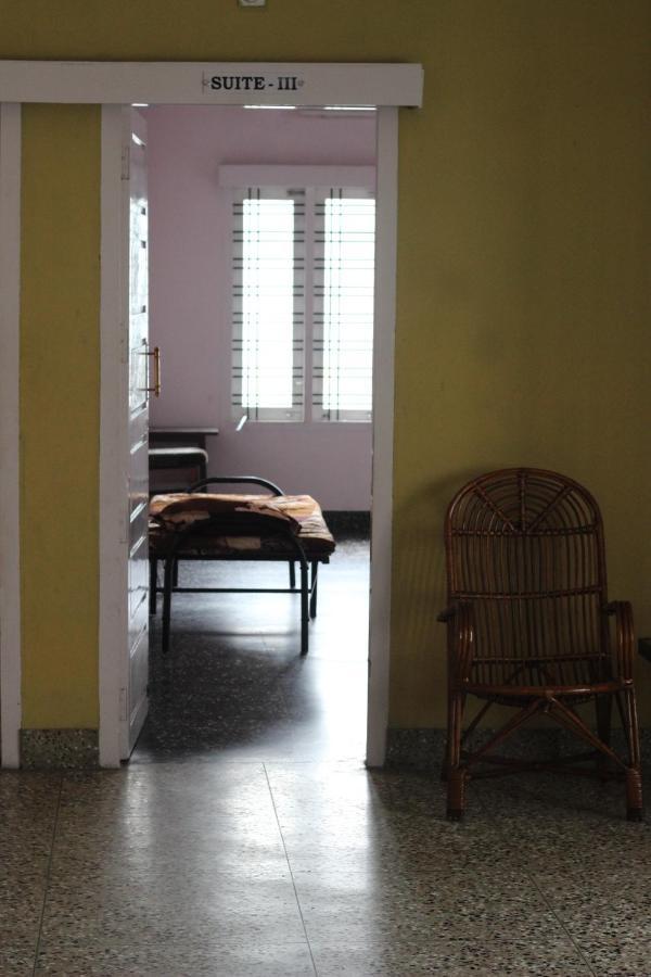 Hotel Bed And Bath For 1-8 People Thiruvananthapuram Exterior foto